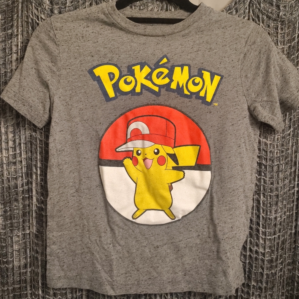 Pokémon Pikachu Graphic T Shirt Gray Size Small